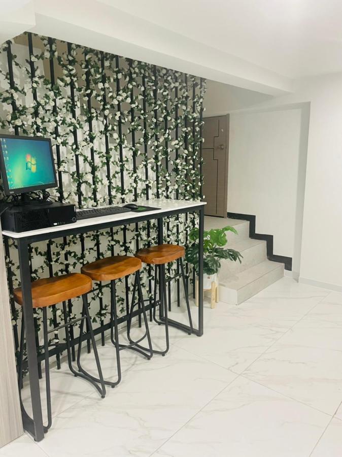 Nona Hotel, Bangkok Makkasan Extérieur photo
