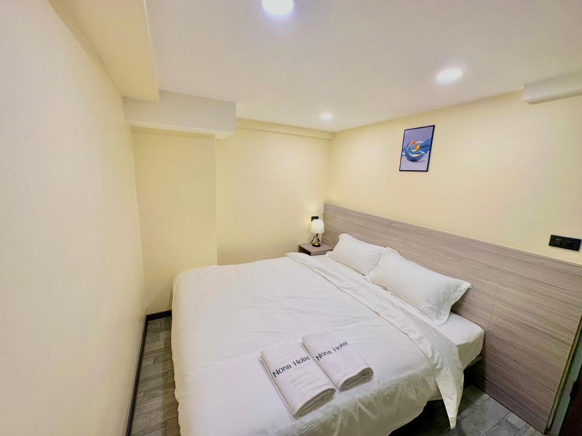 Nona Hotel, Bangkok Makkasan Extérieur photo