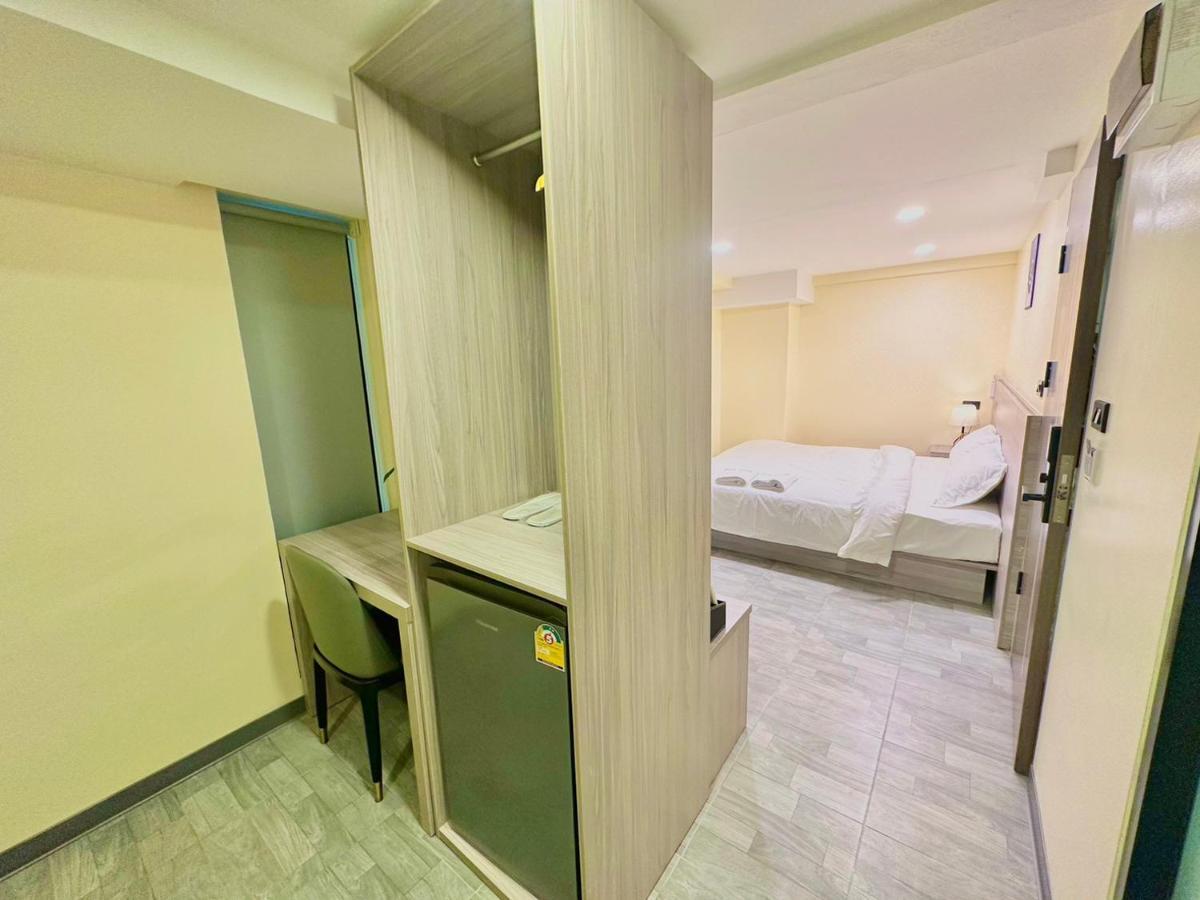 Nona Hotel, Bangkok Makkasan Extérieur photo